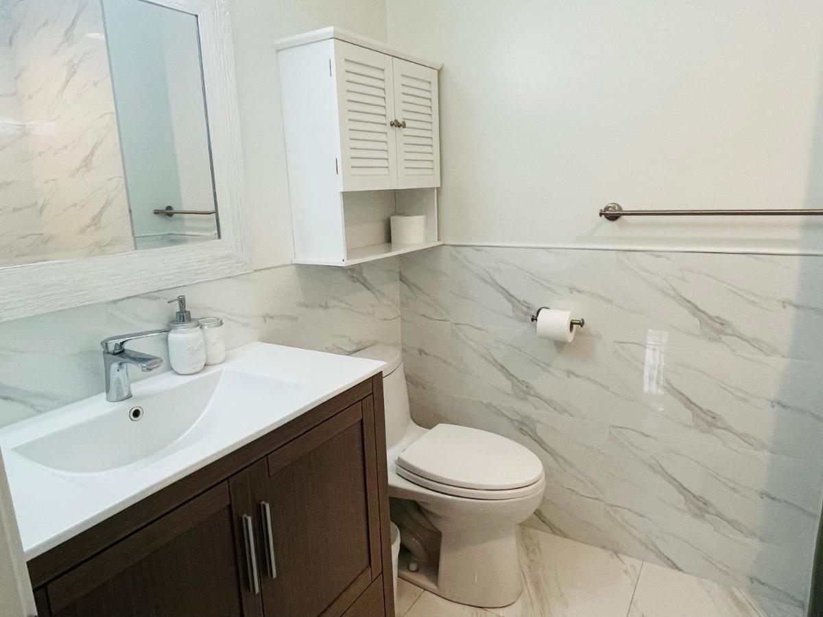 Adorable 2-Bedroom Basement In Vancouver Kültér fotó